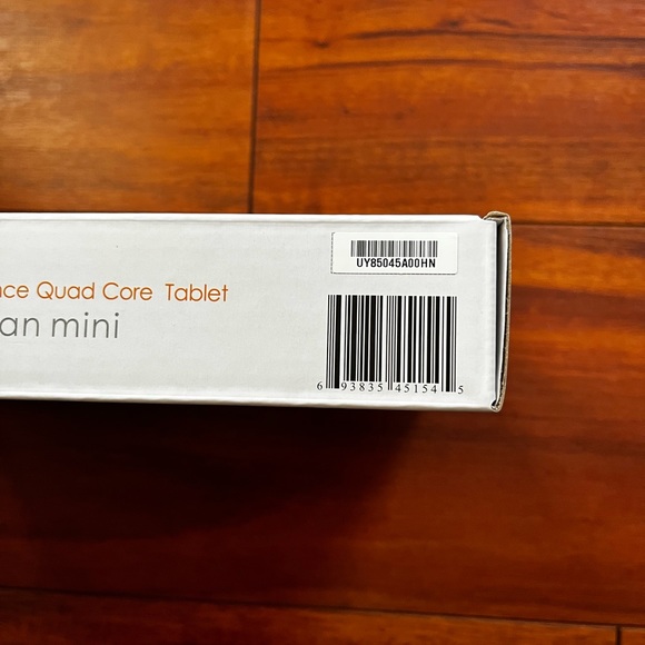 LePan Mini 8" Quad Core Tablet - Picture 5 of 5